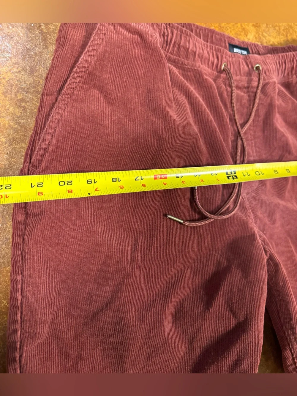 Brixton men’s maroon corduroy drawstring 8 inch inseam shorts size large